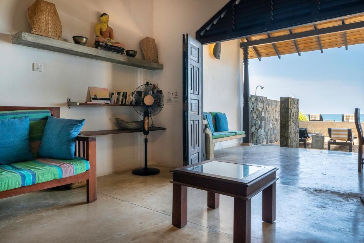 Blue Parrot Beach Villa Ambalangoda  Eksteriør billede